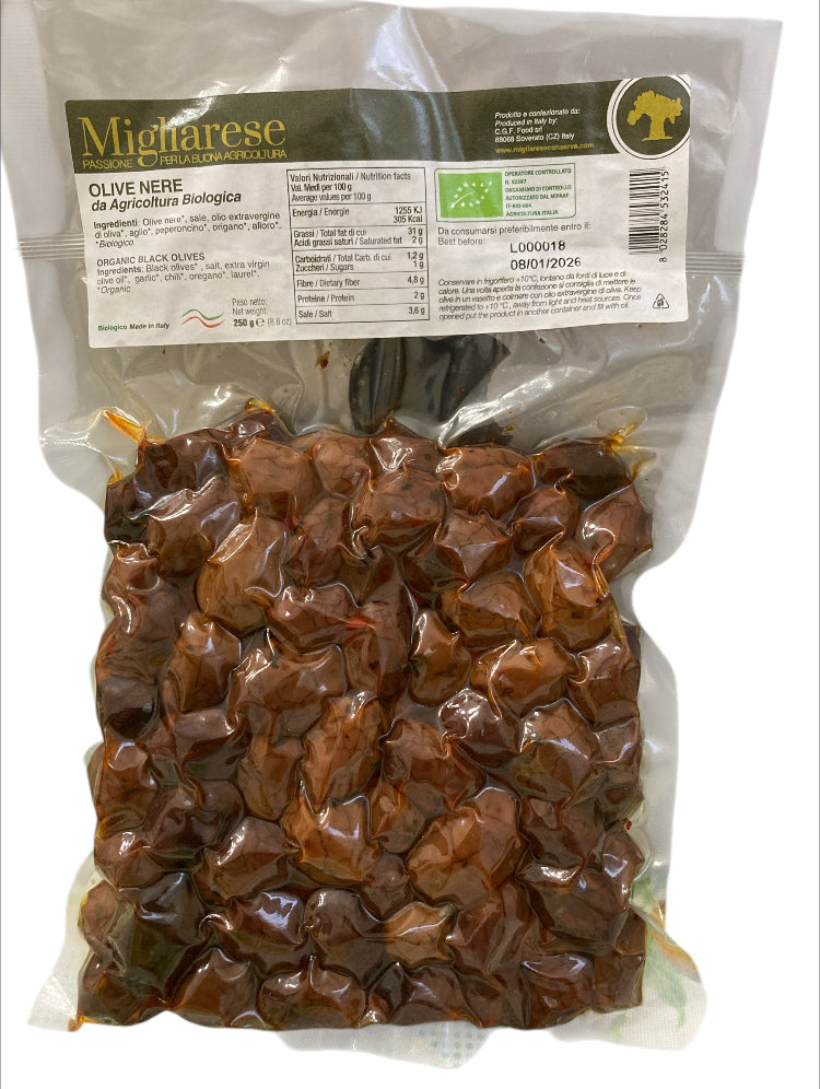 Olive nere con nocciolo