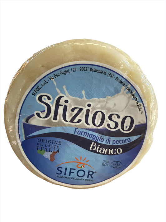 Formaggio di pecora bianco