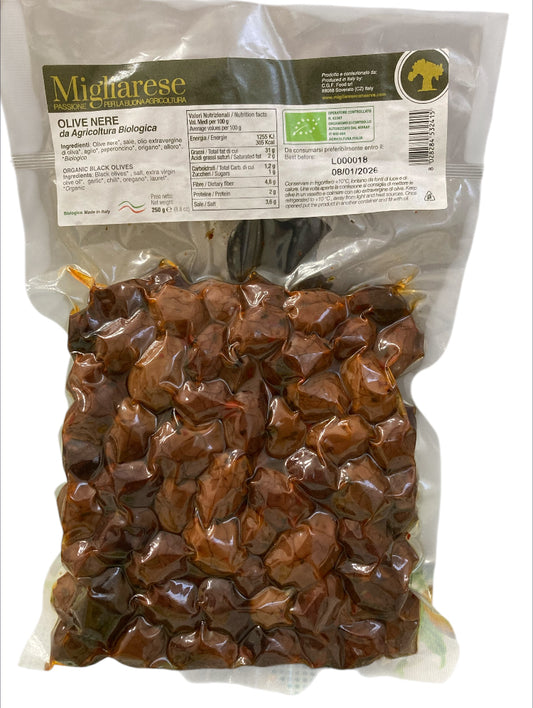 Olive nere con nocciolo